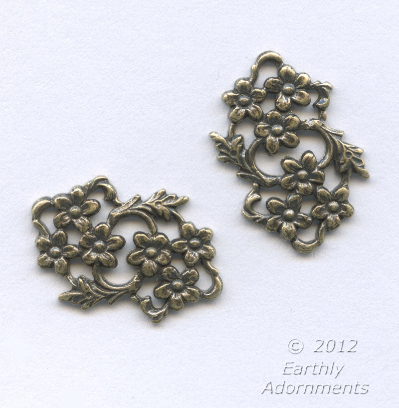 Brass floral connector. 13mm x 19mm. Pkg. of 4.