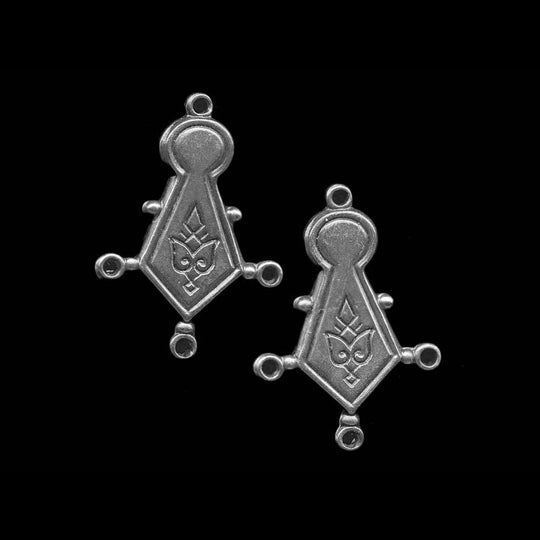 Vintage  silver plated solid brass chandelier flat back 1 to 3 ring, 20x13mm. Pkg of 2. b9-1068s