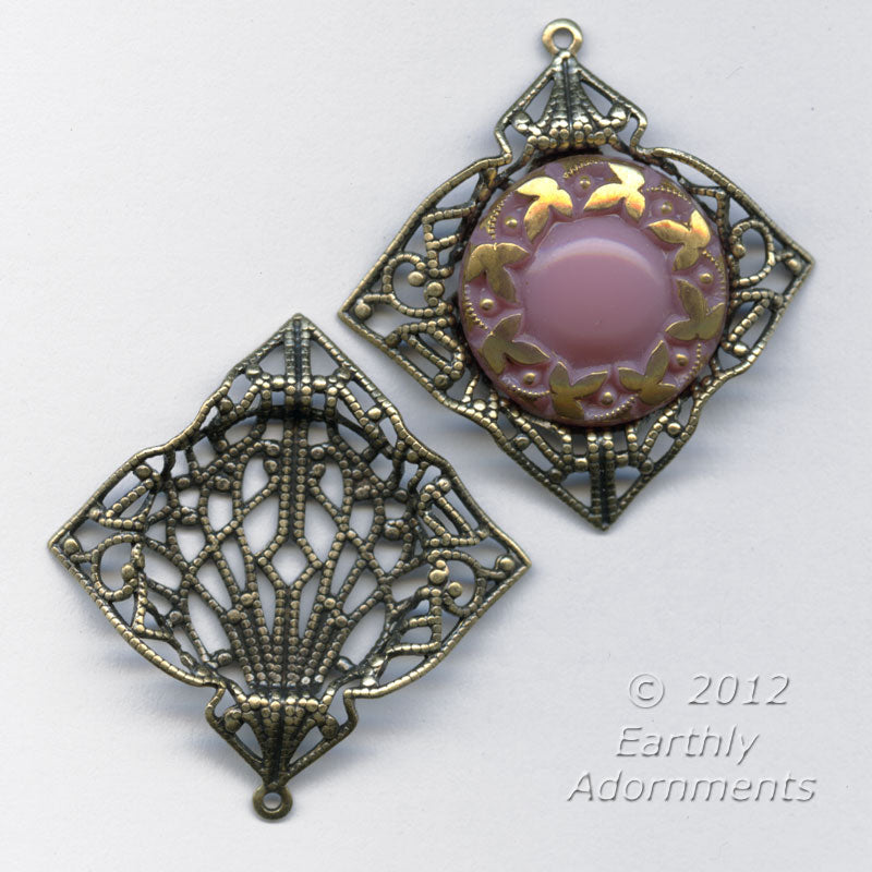 Oxidized brass filigree pendant with setting for 18mm cabochon. 32x35mm. 1 pc. 