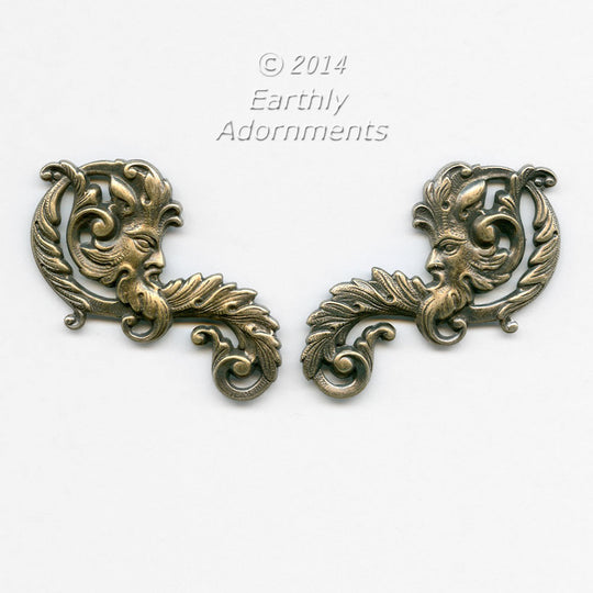 Mythical green man stamping in oxidized brass, 55x25mm. 1