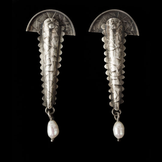 Pearl and Silver Articulated Earrings, artisan signed . j-ervs896cs