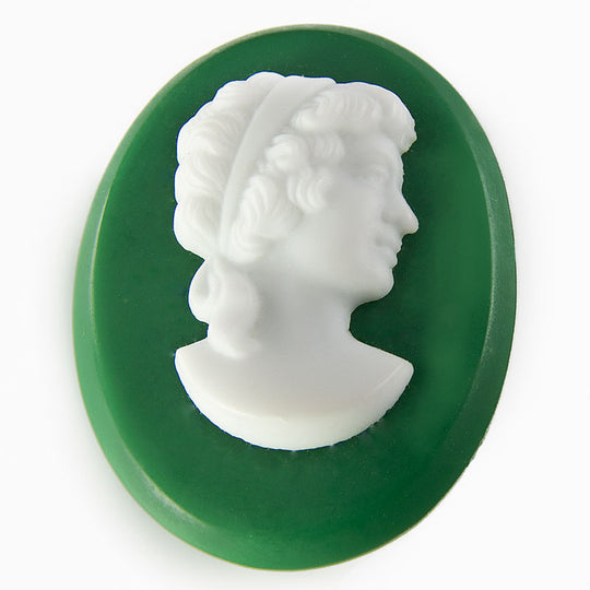 Glass Cameo, green background, oval. German. 36x24mm. Pkg of 1. B5-0226