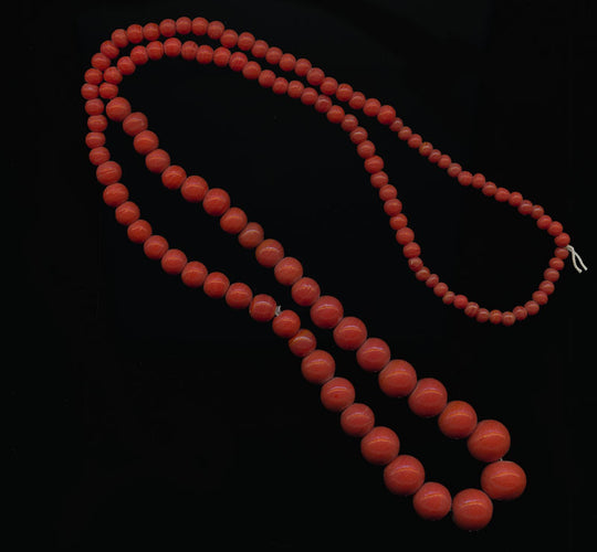 Vintage red graduated 30 inch bead strand from India. b11-rd-0842