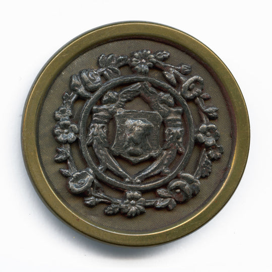 Antique stamped brass large picture button. 1.5 inches. btvc272