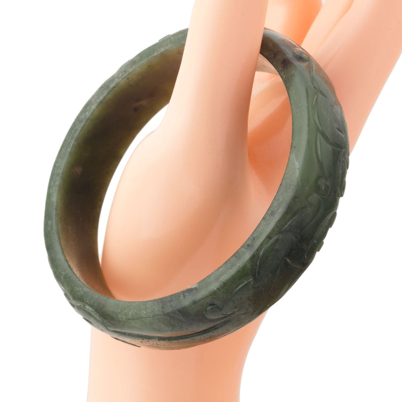 Vintage nephrite jade carved bangle