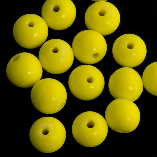 Vintage Japanese light yellow 8mm rounds. Pkg of 20. b11-yo-0874(e)