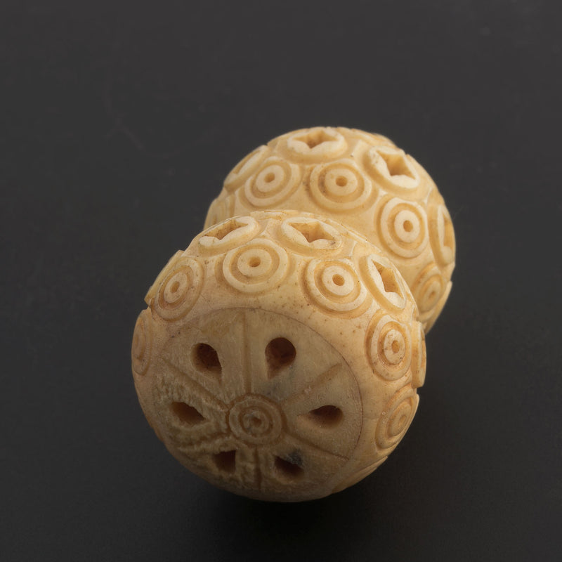 Japanese carved pierced bone double Oijme gourd