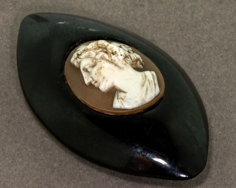 Victorian Whitby jet & shell cameo brooch