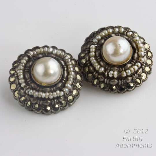 Vintage Silver metal brooch glass pearls and marcasites. j-pnvn804