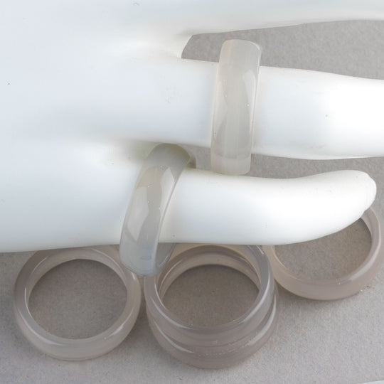 Vintage carved icy blue-gray translucent chalcedony smooth band ring.  j-rgvn182